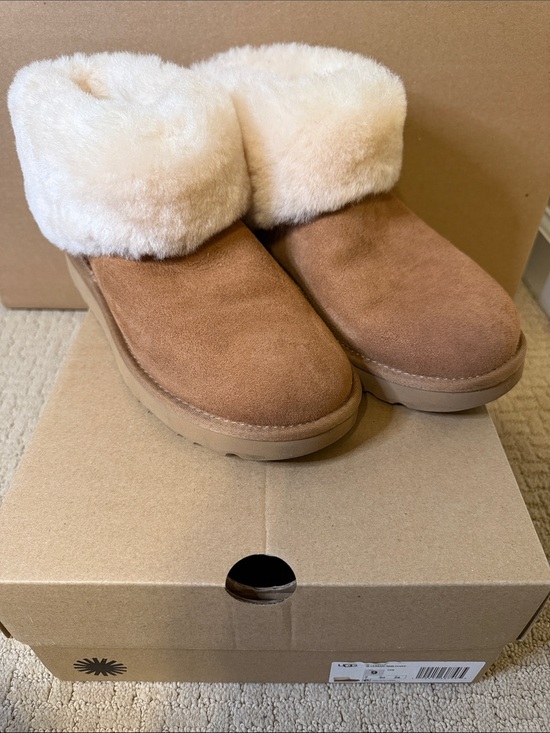 UGG Shoes - UGG Chestnut Mini Fluff